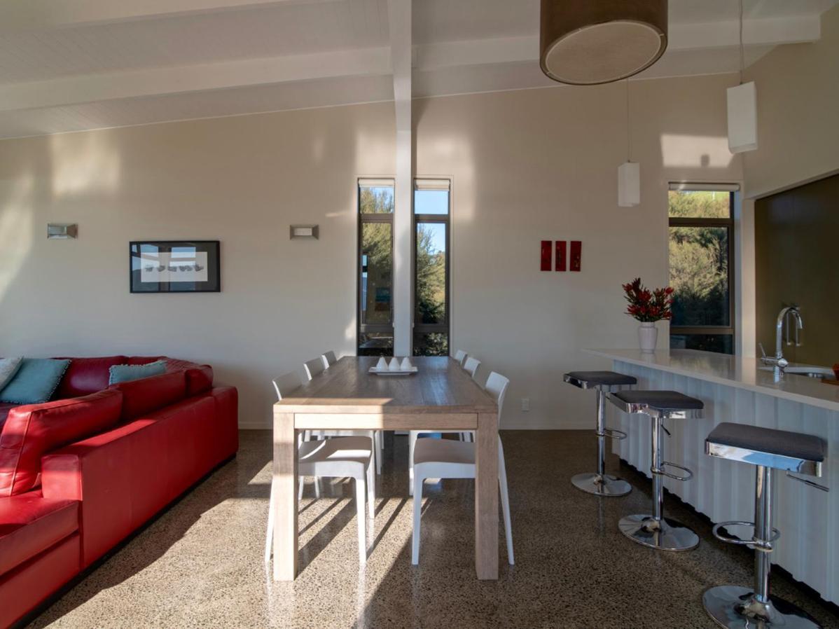 Kotare Point Paradise - Akaroa Holiday Home Luaran gambar