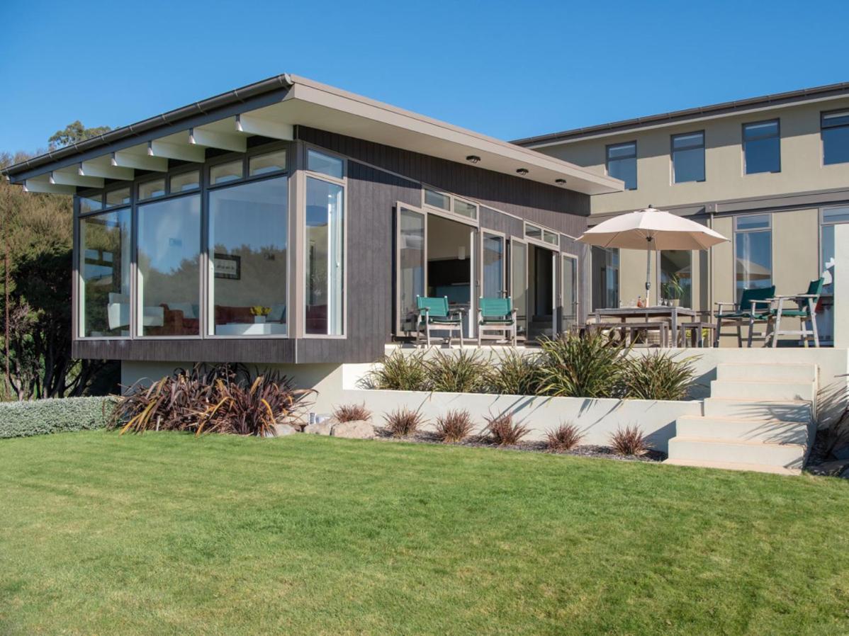 Kotare Point Paradise - Akaroa Holiday Home Luaran gambar